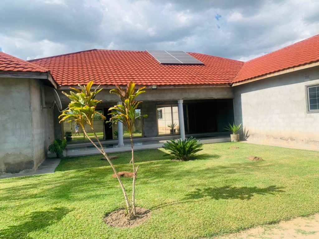 4_Bedroom_House_in_Waterfalls_Area-cover-2