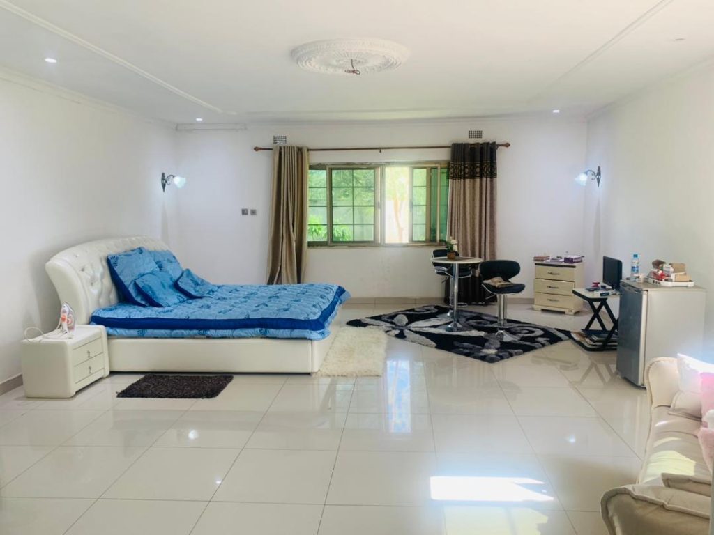 4_Bedroom_House_in_Waterfalls_Area-gallery-4-2